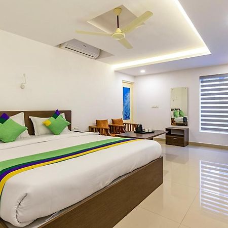 Treebo Trend Airport Avenue Plaza Cochin Airport Hotell Kochi Eksteriør bilde