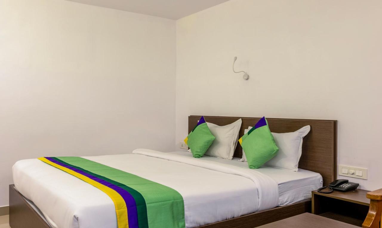 Treebo Trend Airport Avenue Plaza Cochin Airport Hotell Kochi Eksteriør bilde