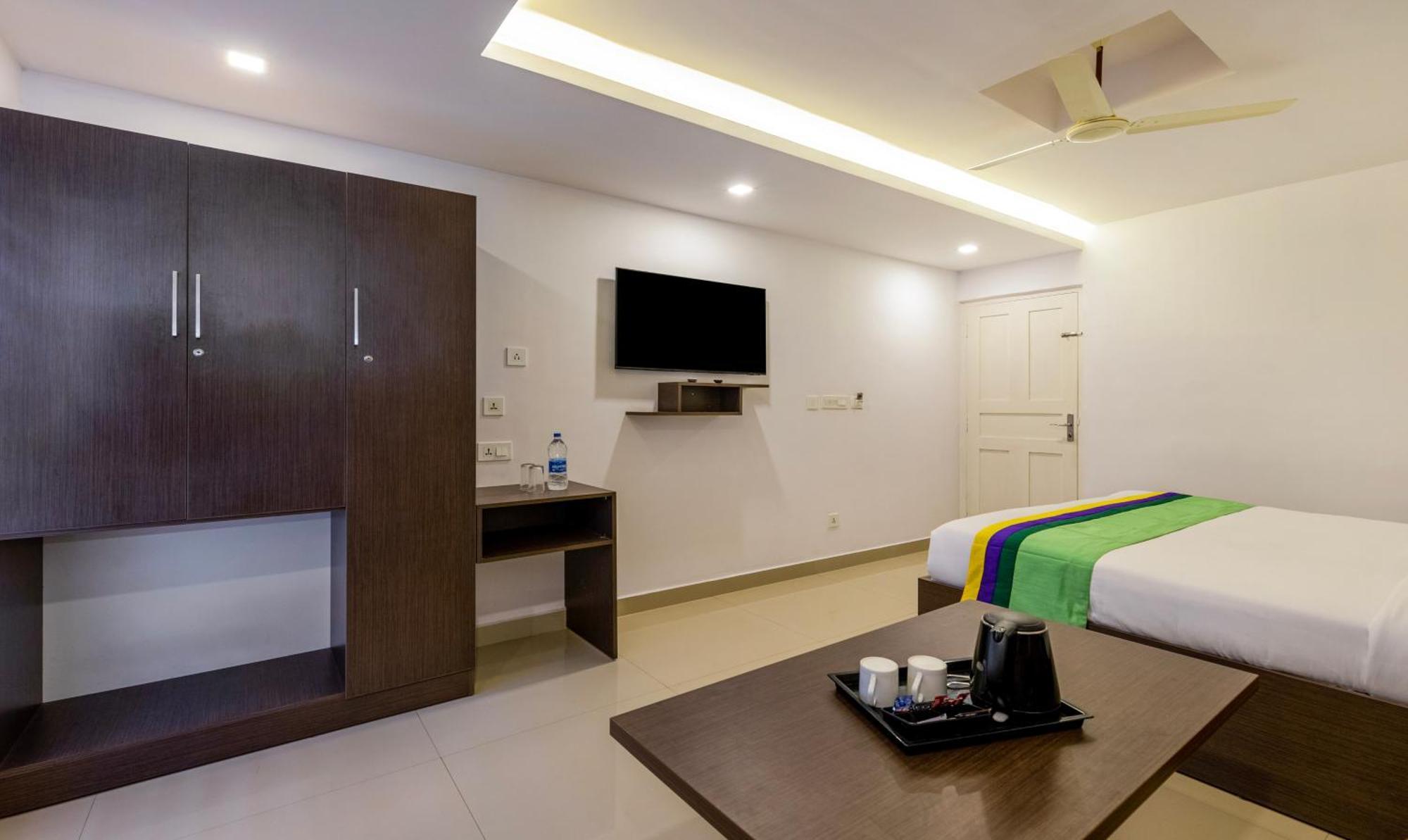 Treebo Trend Airport Avenue Plaza Cochin Airport Hotell Kochi Eksteriør bilde